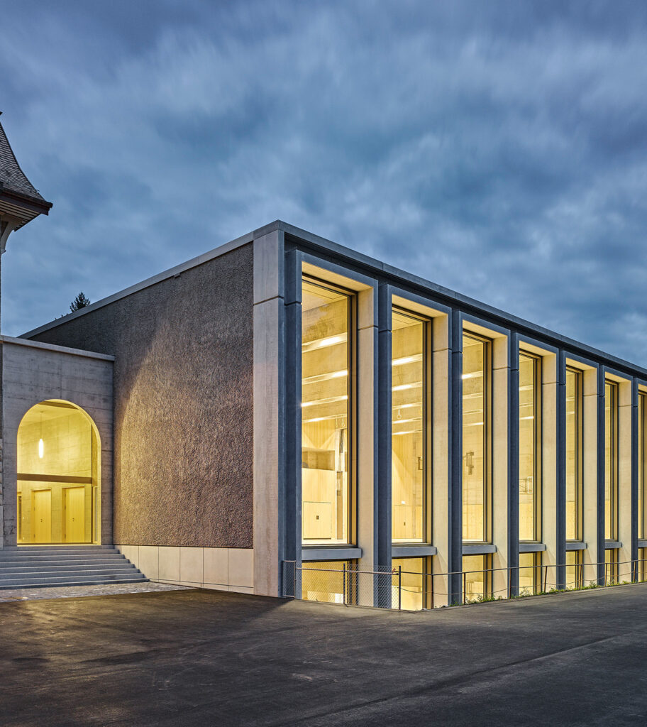 f8 turnhalle hermesbuehl aussen
