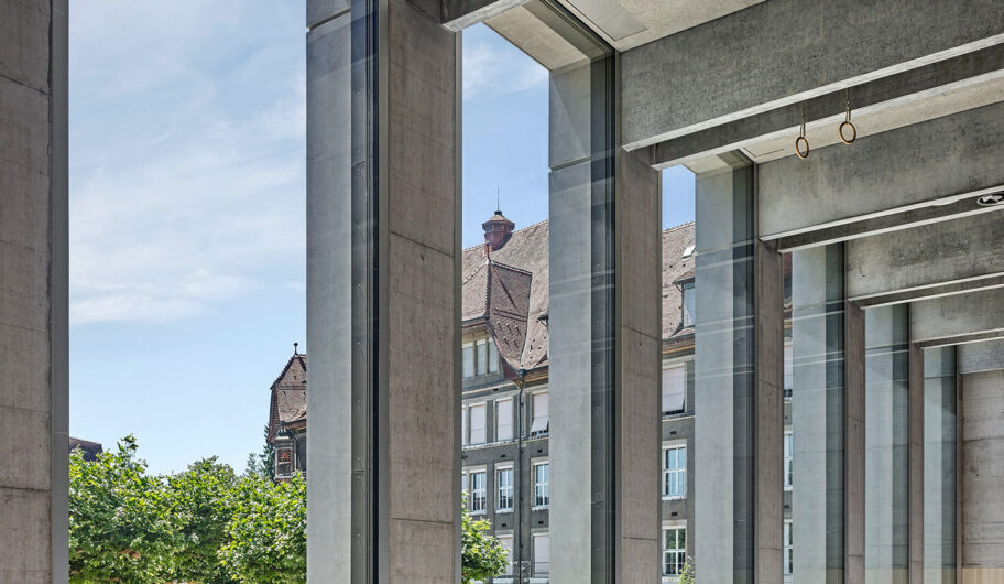 F8 Turnhalle, innen