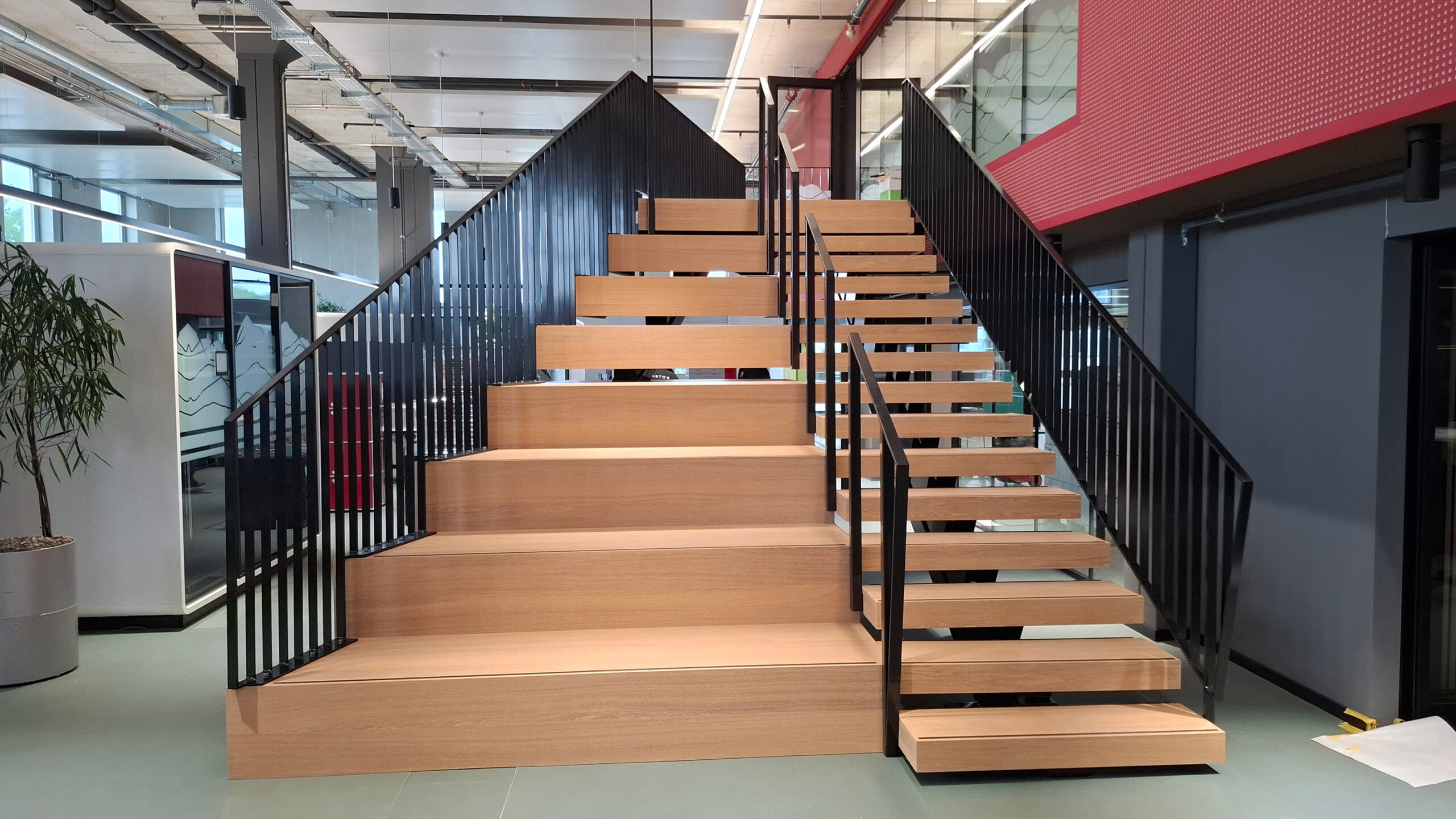 m11 identitas wdc treppe scaled
