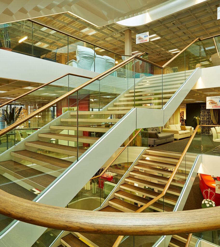 M3 Möbel Märki, Treppe